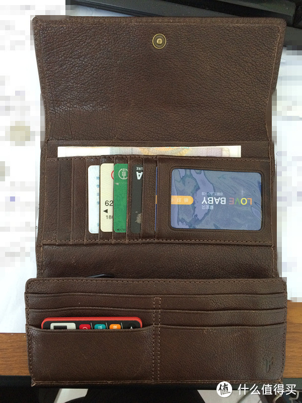 新买了钱包，却发现穷的填不满：Frye Melissa Snap Wallet Taupe Antique Soft Full Grain 钱包