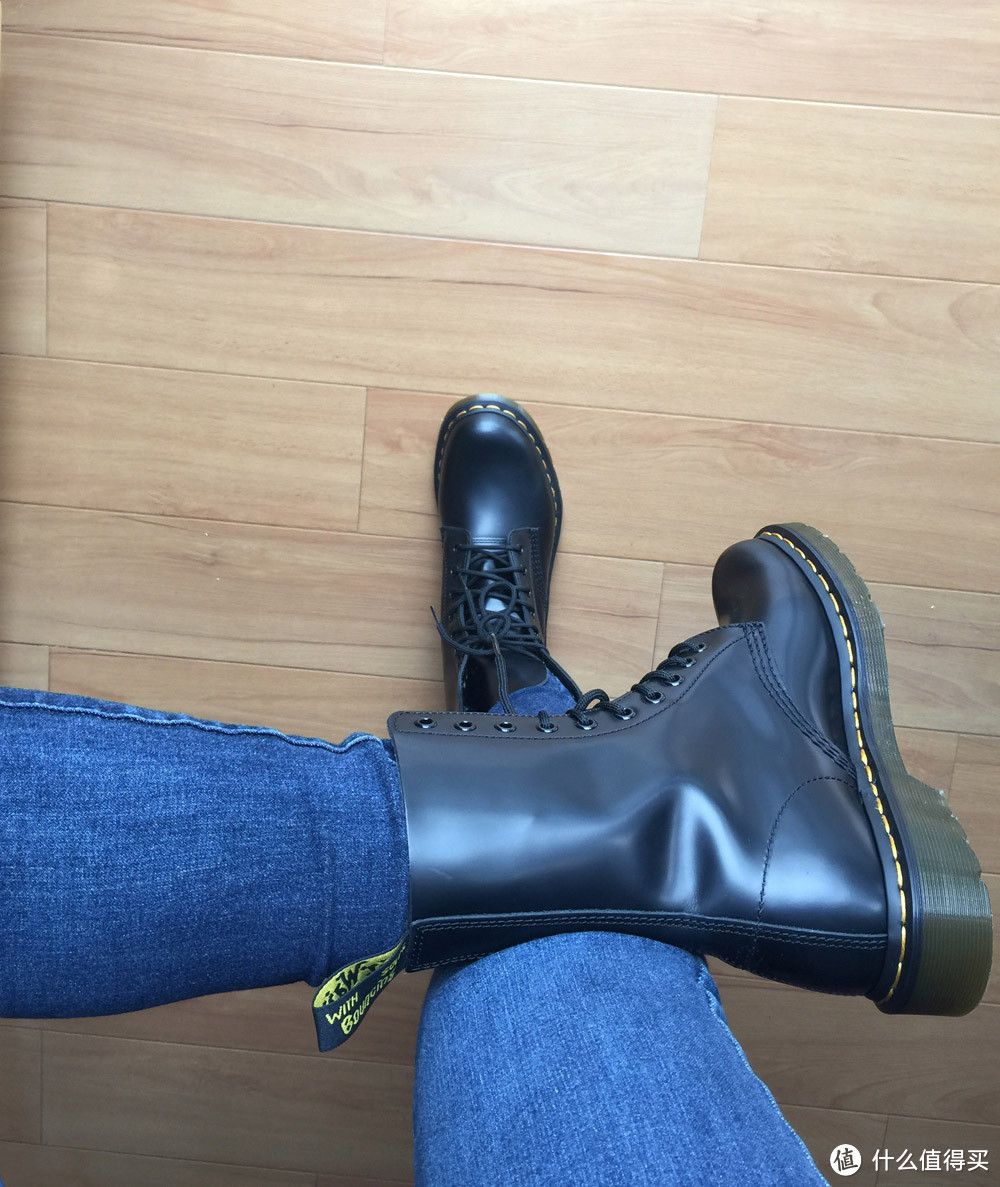 硬&压脚背：Dr. Martens 1490 女款10孔马丁靴