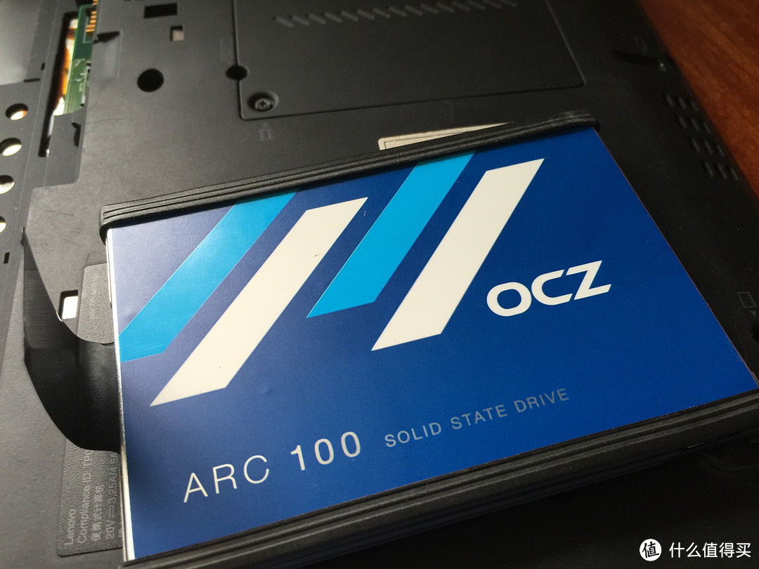 X22更换OCZ 饥饿鲨 ARC100苍穹系列 240G 2.5英寸 SATA-3 SSD固态硬盘