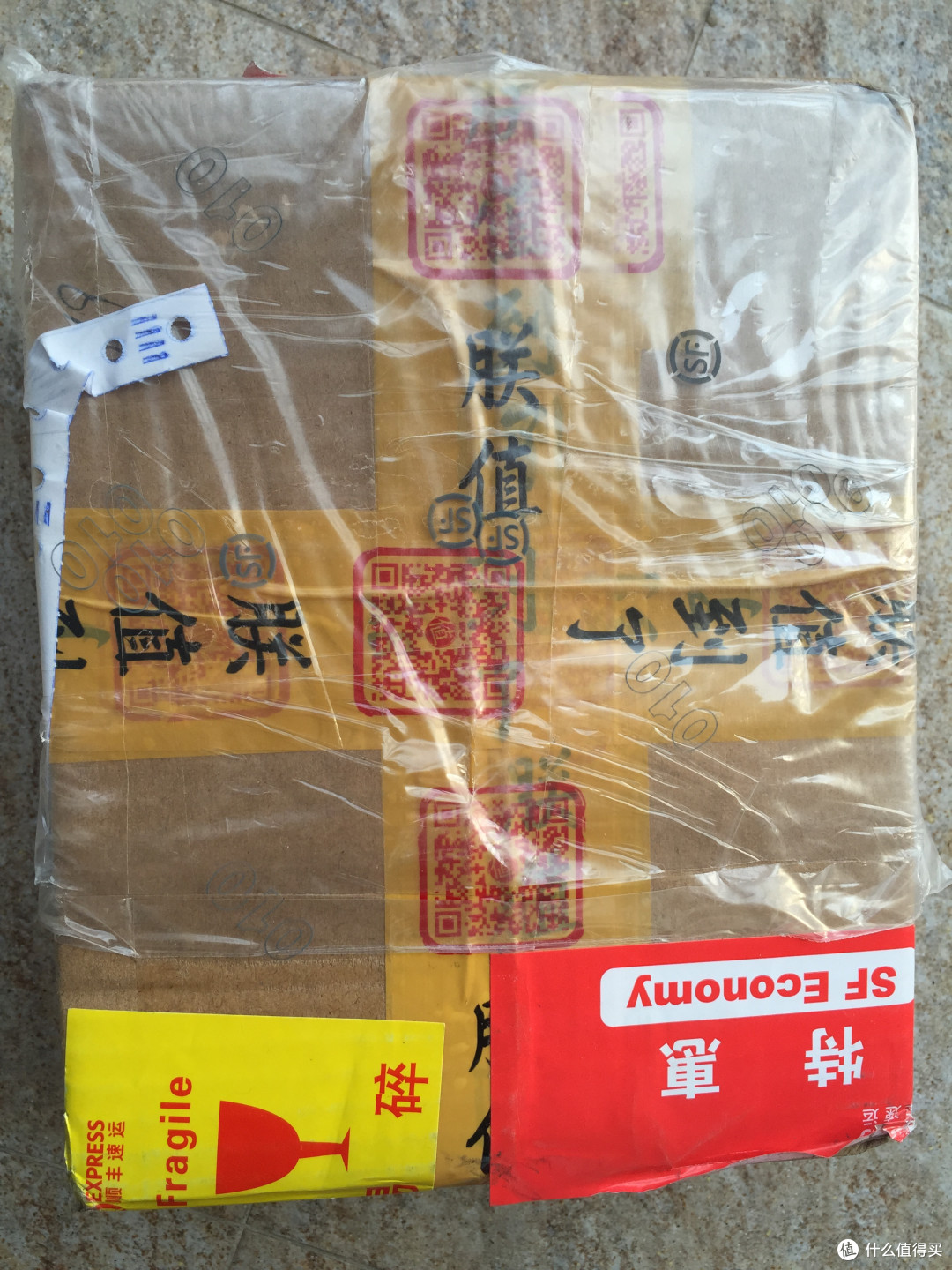 华硕 ZenFone 2 智能手机:硬件感人,软件怡人