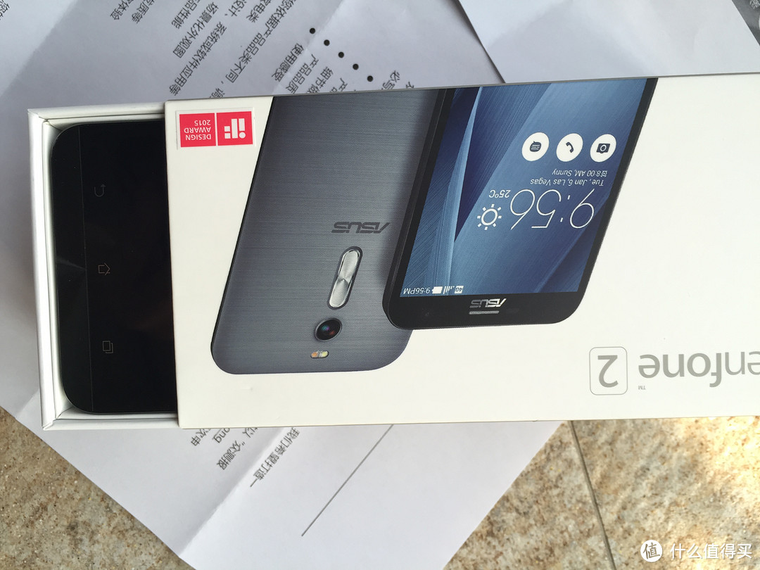 华硕 ZenFone 2 智能手机:硬件感人,软件怡人
