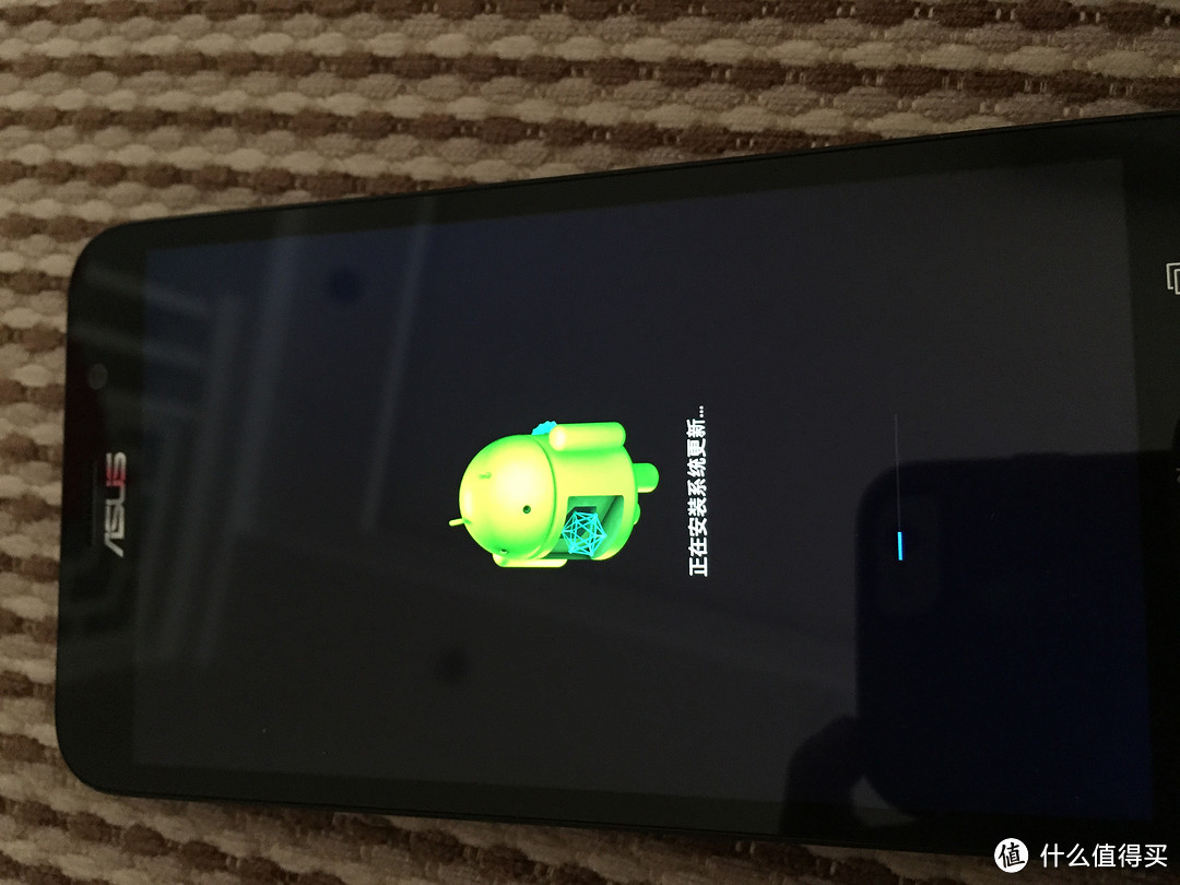 华硕 ZenFone 2 智能手机:硬件感人,软件怡人