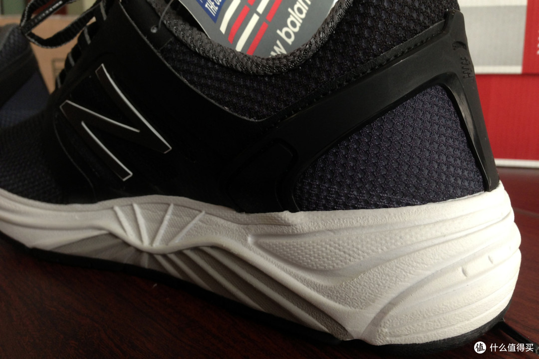 比990v3还贵：New Balance 新百伦 M3040 *级控制系跑鞋