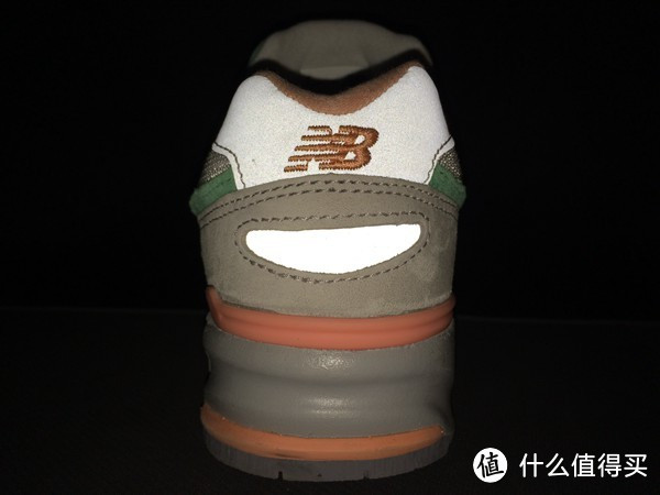 New Balance 新百伦 “Flamingo” 主题 ML999CCW 复古鞋