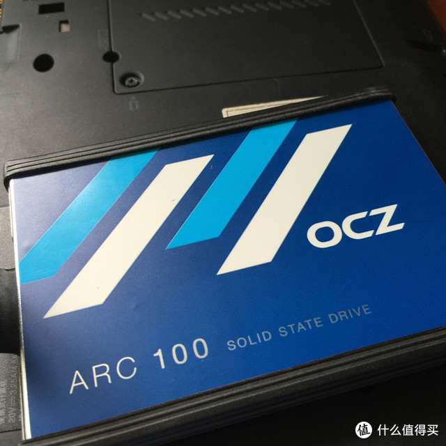 X22更换OCZ 饥饿鲨 ARC100苍穹系列 240G 2.5英寸 SATA-3 SSD固态硬盘