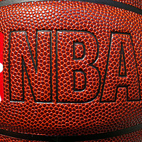 斯伯丁 NBA彩色运球人 74-601Y 篮球购买理由(推荐|价格)