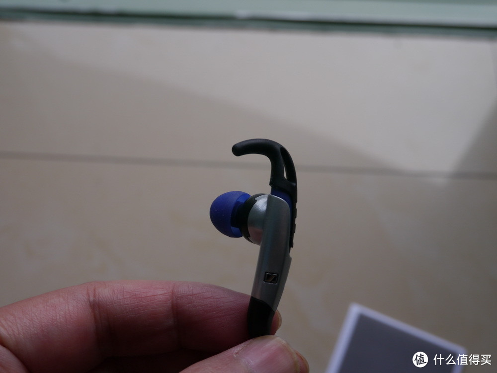 两件跑步装备：SENNHEISER 森海塞尔 CX685 跑步耳机 & CyberDyer 跑步腰包