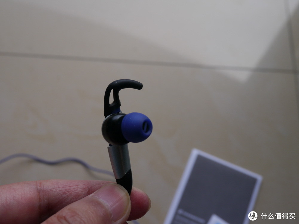 两件跑步装备：SENNHEISER 森海塞尔 CX685 跑步耳机 & CyberDyer 跑步腰包