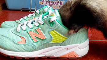 跟风晒new balance WRT580，复古休闲鞋，顺便晒只貂