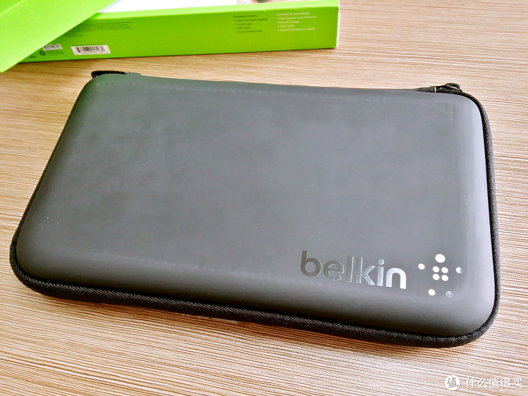 iPad的小伙伴们：Belkin 贝尔金蓝牙键盘一体保护套、Belkin 贝尔金 Fusive蓝牙音箱和迷你电脑袋