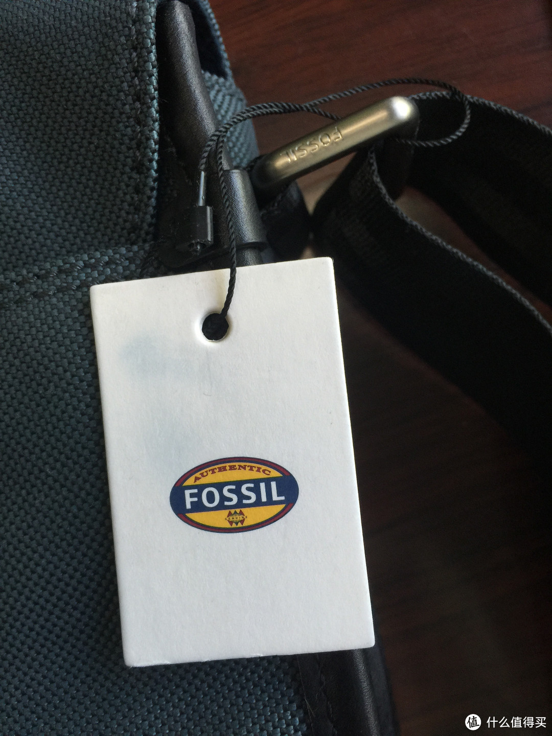 单肩包的情怀： Fossil 尼龙单肩包