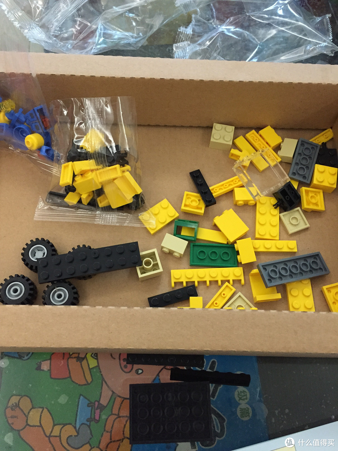 小众拼插玩具系列：星钻积木城市系列救护车
