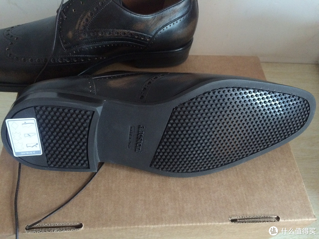 迟到的生日礼物之一：a.testoni 铁狮东尼雕花版男士皮鞋