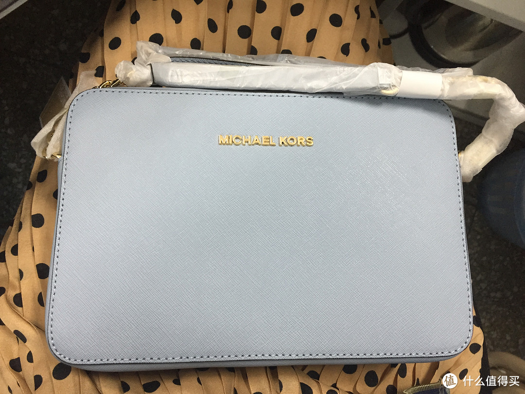 尼曼免费直邮 包税5天到手：MICHAEL Michael Kors Rhea Small Zip 双肩包、Jet Set Travel Large Saffiano 斜挎包