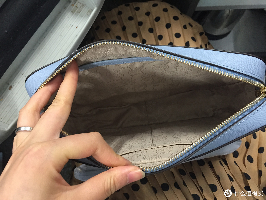 尼曼免费直邮 包税5天到手:MICHAEL Michael Kors Rhea Small Zip 双肩包、Jet Set Travel Large Saffiano 斜挎包