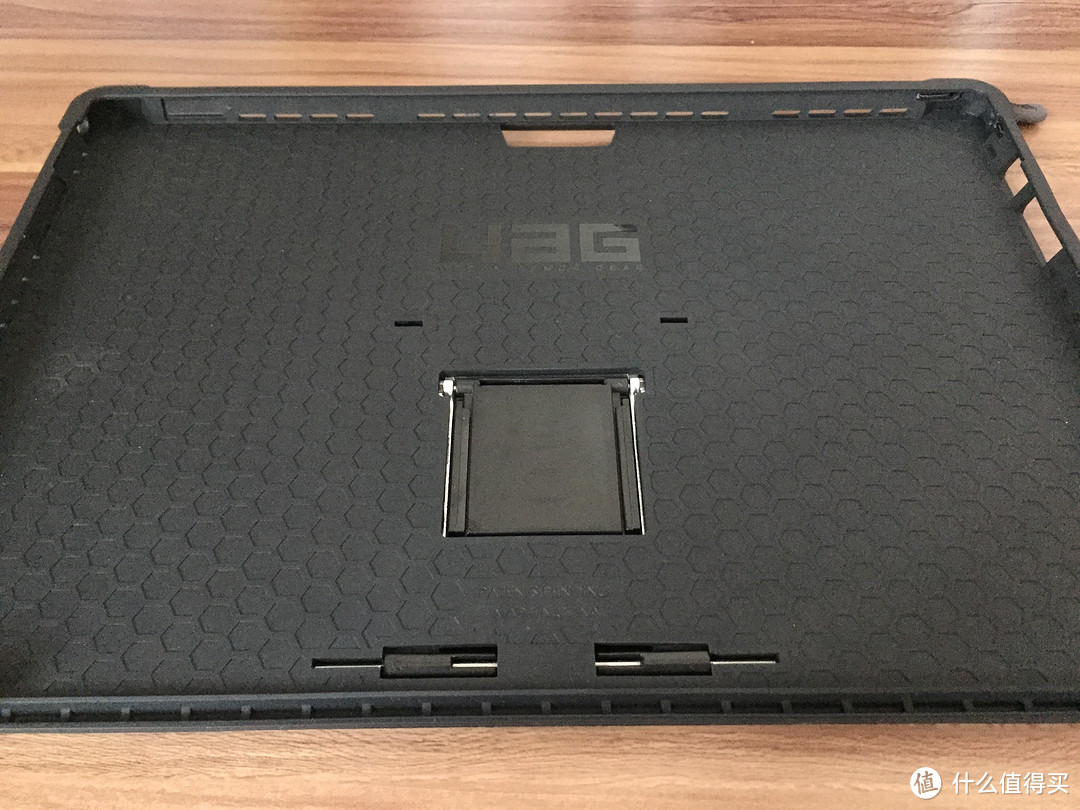 怪兽级保护套：UAG for surface pro3