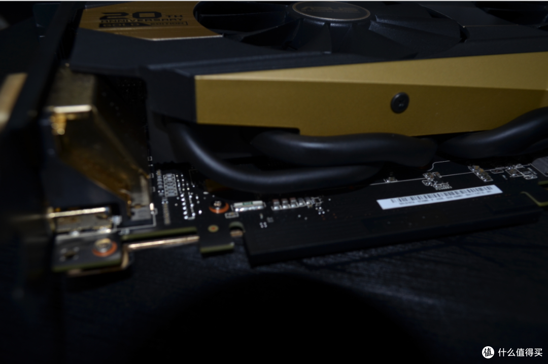 显卡也要土豪金:ASUS 华硕 GTX980