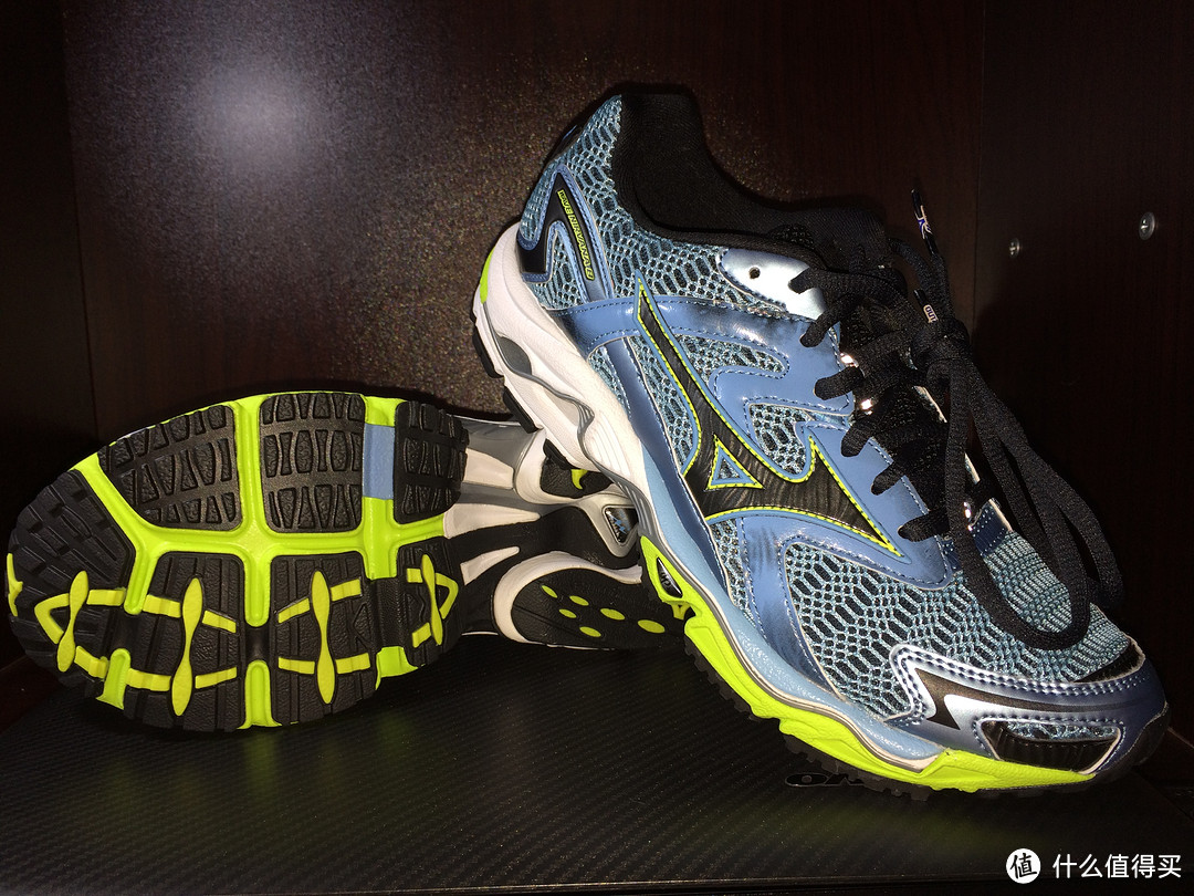 Mizuno 美津浓 WAVE NIRVANA 8 (W) Z08KN24108R 跑鞋，送女友最好的礼物！