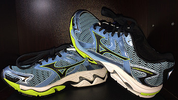 Mizuno 美津浓 WAVE NIRVANA 8 (W) Z08KN24108R 跑鞋，送女友最好的礼物！