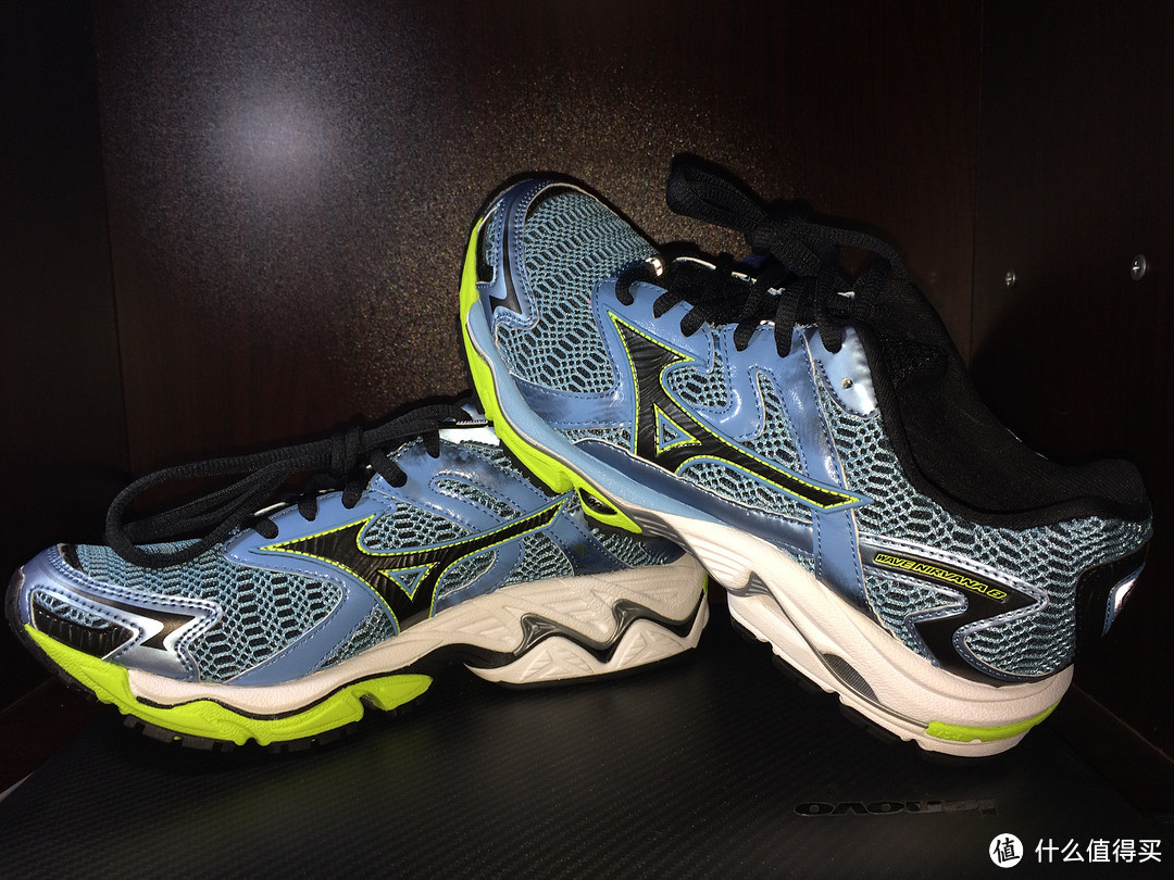 Mizuno 美津浓 WAVE NIRVANA 8 (W) Z08KN24108R 跑鞋，送女友最好的礼物！