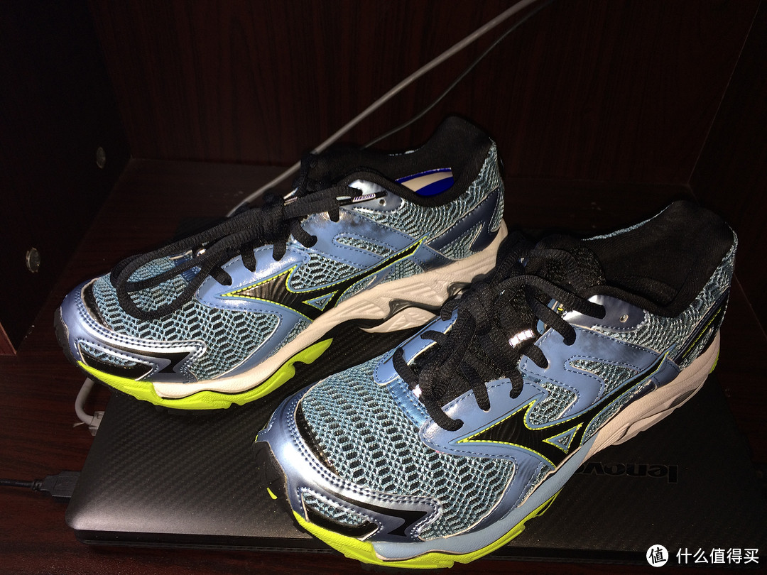 Mizuno 美津浓 WAVE NIRVANA 8 (W) Z08KN24108R 跑鞋，送女友最好的礼物！