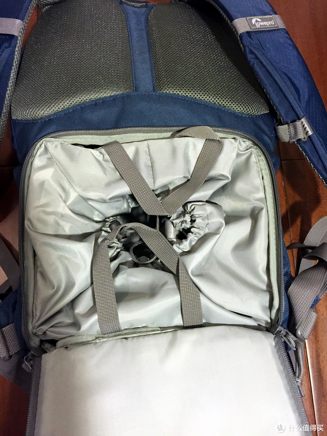 只适合短途游的Lowepro 乐摄宝 Photo Hatchback 22L 双肩摄影背包