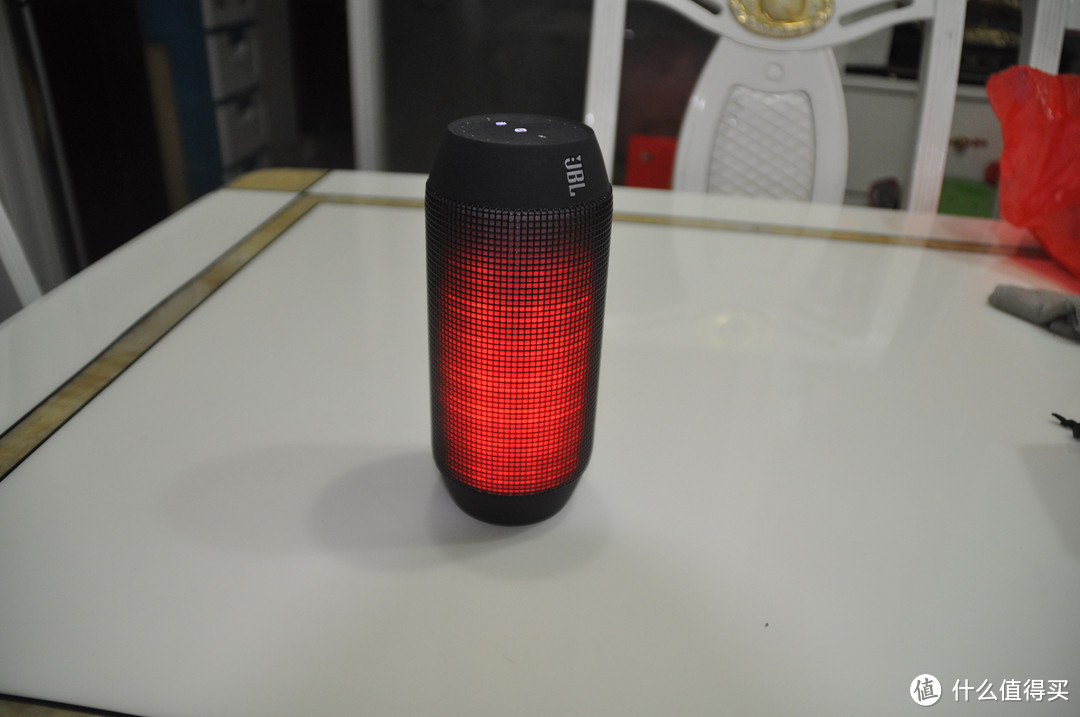 苹果的最佳伴侣：JBL Pulse 音乐脉动便携蓝牙音箱