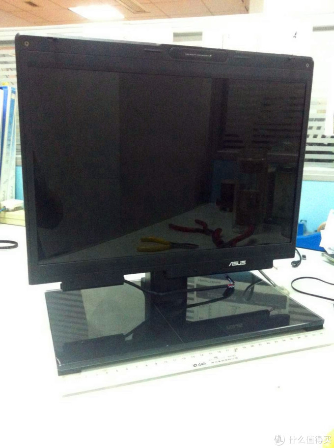 屏幕上底座总揽图。自我满意度80%