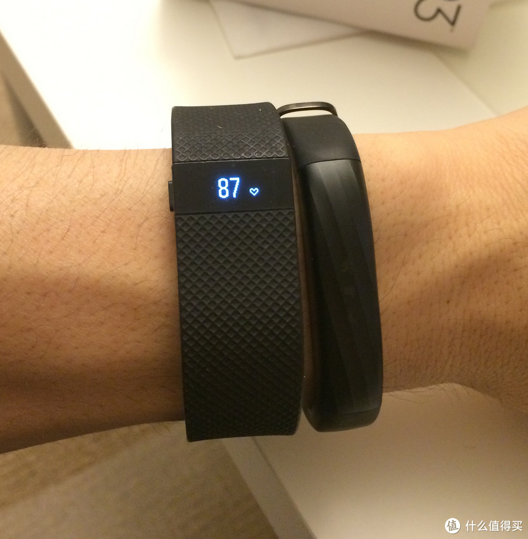 未兑现的承诺 — 迟来的Jawbone Up3 vs. Fitbit Charge HR