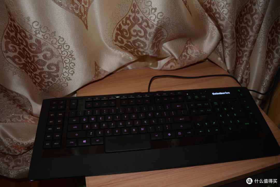 SteelSeries 赛睿 Apex 游戏键盘