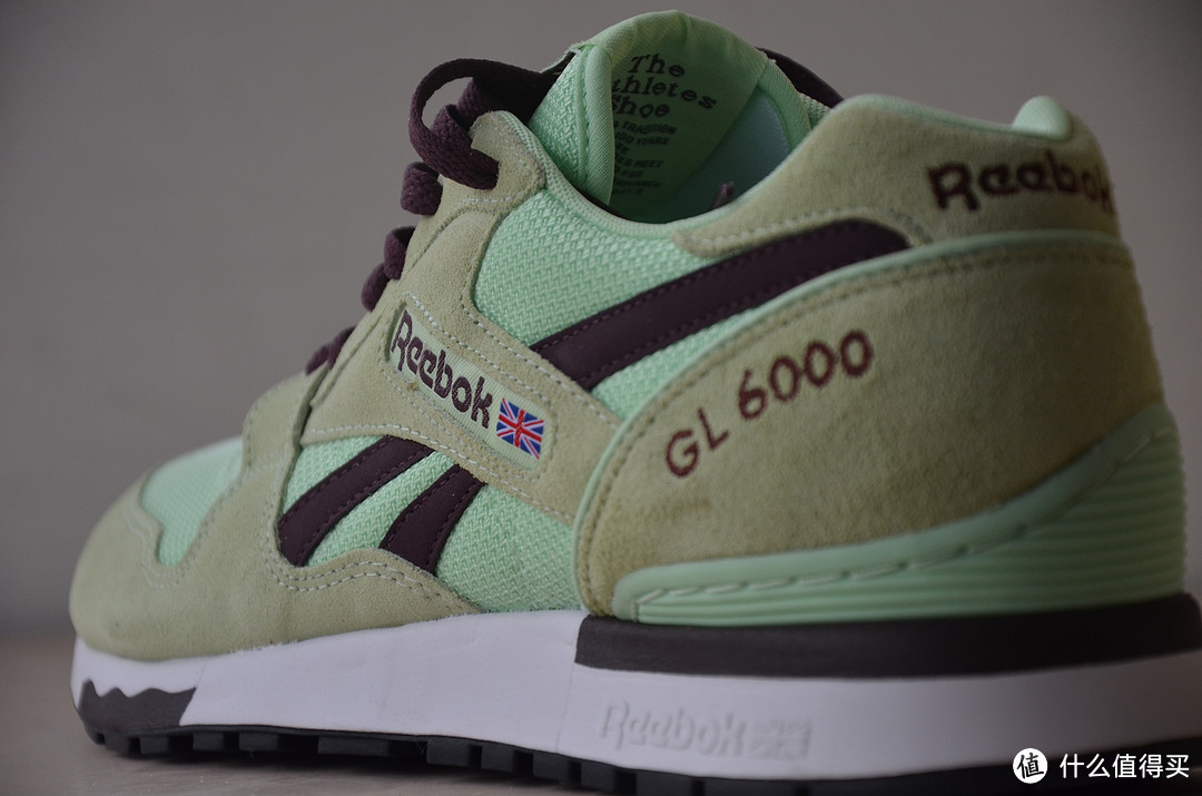 奇异配色的 REEBOK 锐步 GL6000 复古跑鞋