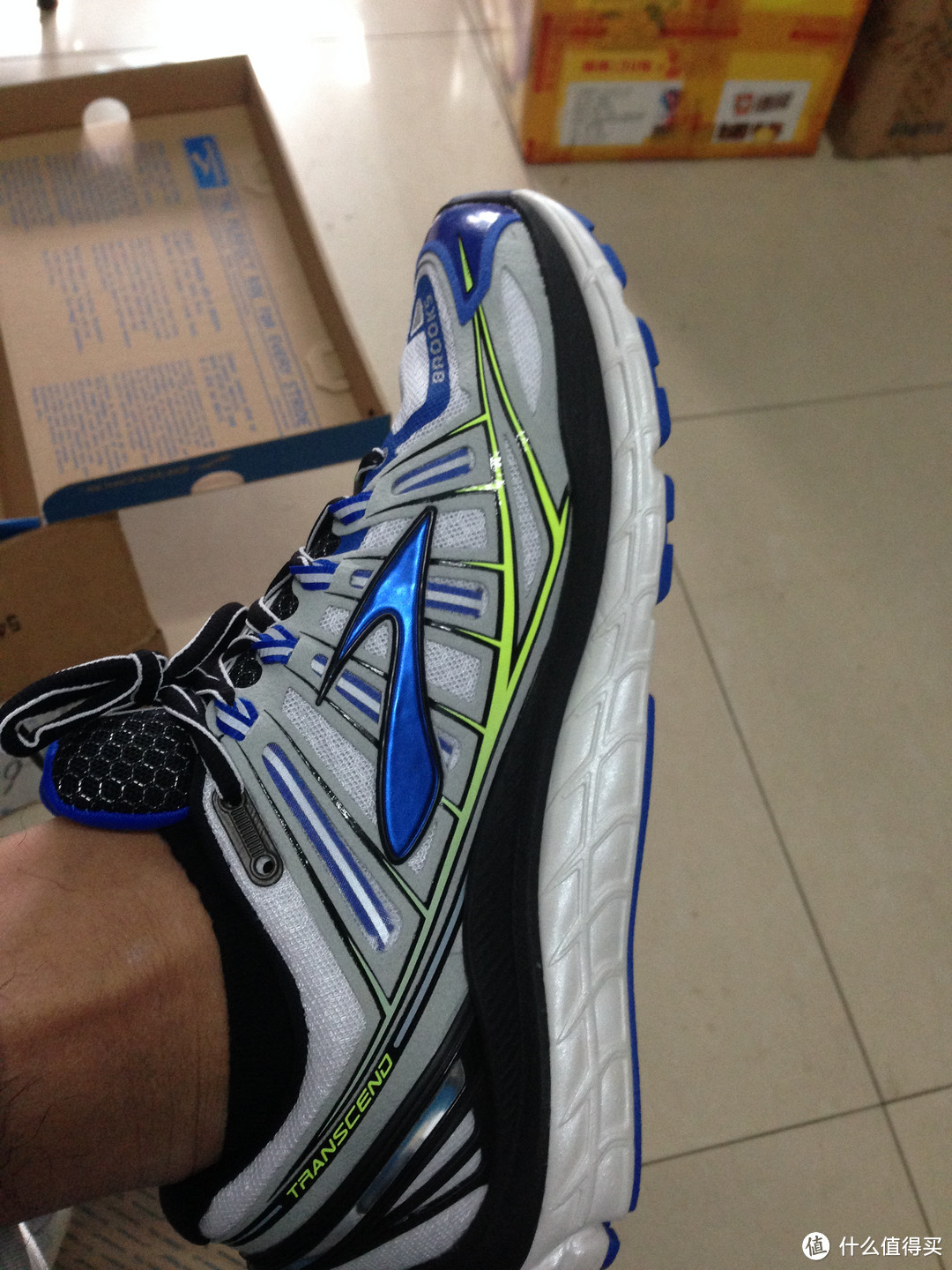 Brooks transcend 男款*级支撑跑鞋