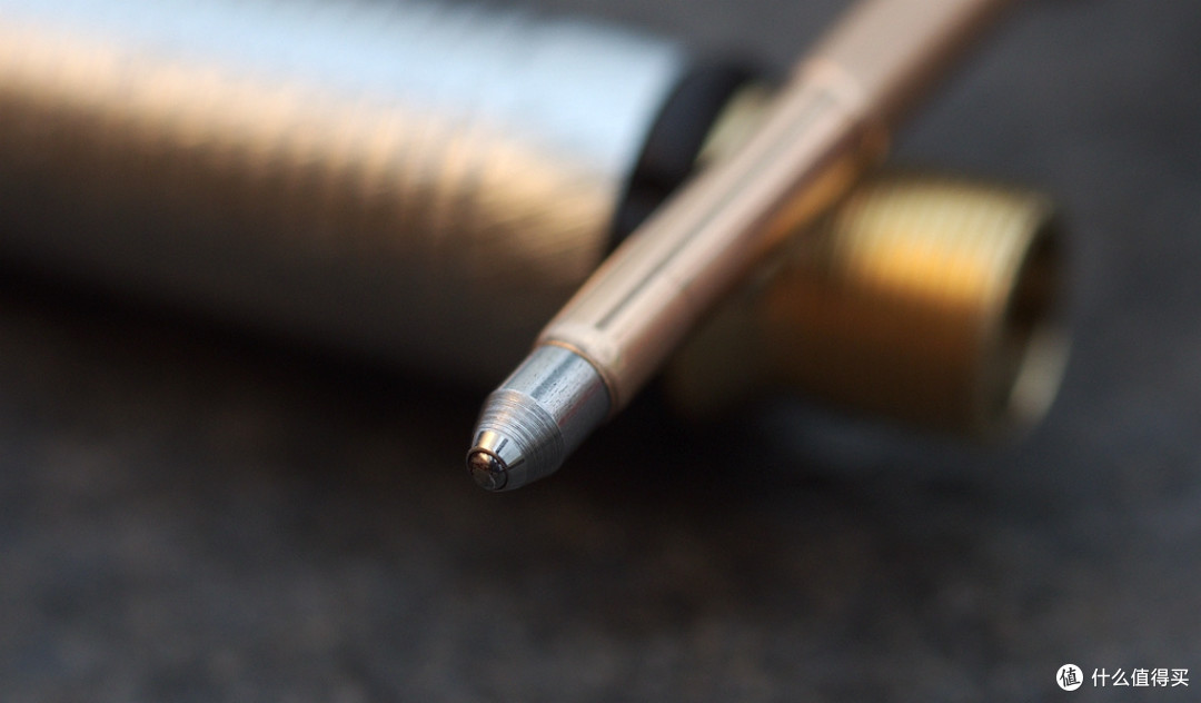 实用便携小笔:两种不同材质、笔芯的Fisher Space Pen 太空笔对比