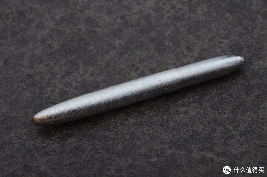 实用便携小笔:两种不同材质、笔芯的Fisher Space Pen 太空笔对比