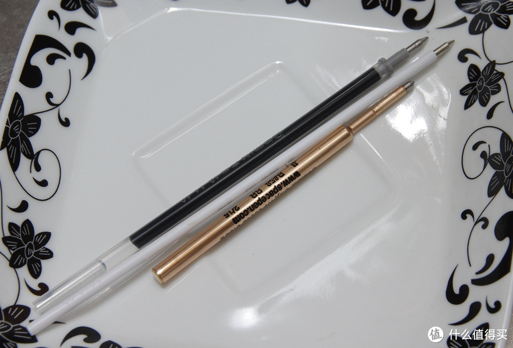 实用便携小笔:两种不同材质、笔芯的Fisher Space Pen 太空笔对比