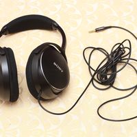 绿联 QC3.0充电器使用总结(头梁|价格|耳罩|品牌)