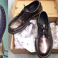 来一双经典又合脚的 Dr. Martens 1461 马丁靴