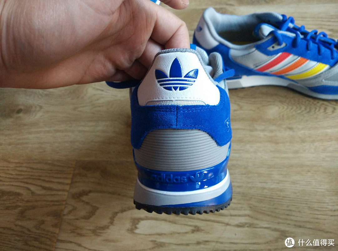 adidas 阿迪达斯 2015年新款中性三叶草系列休闲鞋 ZX750