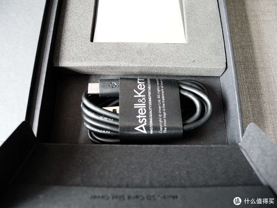 Iriver 艾利和  Astell&Kern AK Jr 无损播放器开箱及使用感受