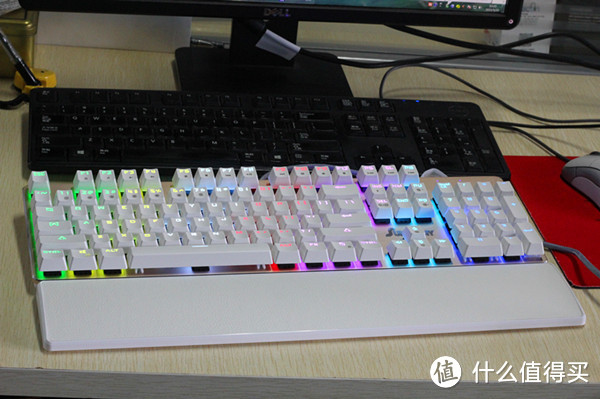 sunsonny 森松尼 帝王蝎V628 RGB版游戏机械键盘入手开箱