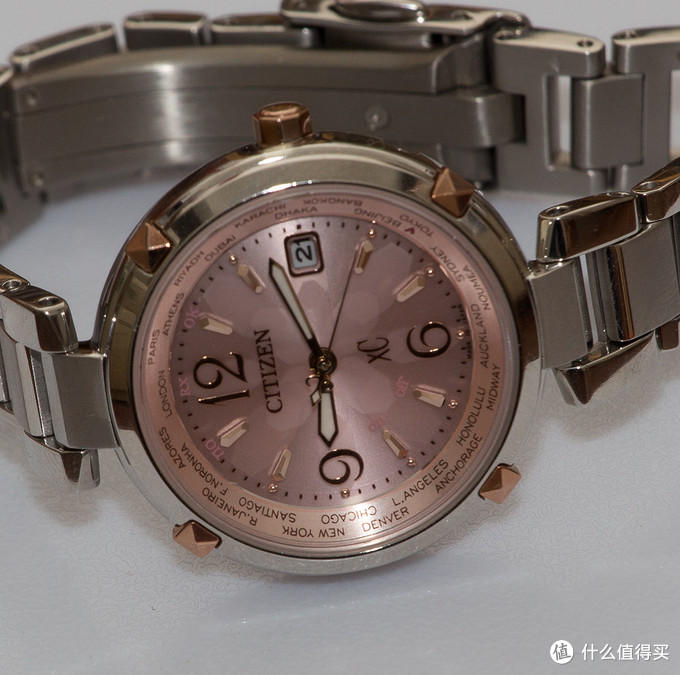 给老婆的礼物：女神同款 CITIZEN 西铁城 Eco-Drive EC1044-55W 女款光动能腕表