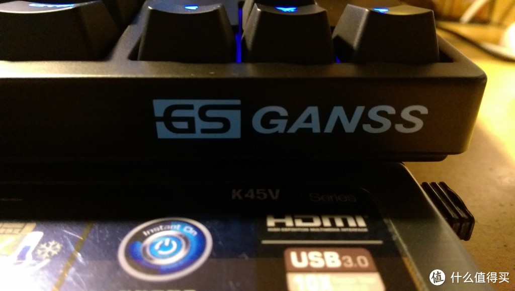 人生第一把机械键盘：GANSS 高斯 GS87