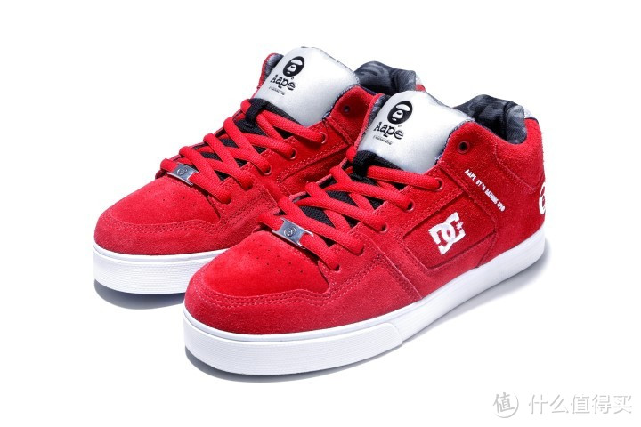 实用兼具型格：AAPE 携手 DC SHOES 发布 2015联名鞋款