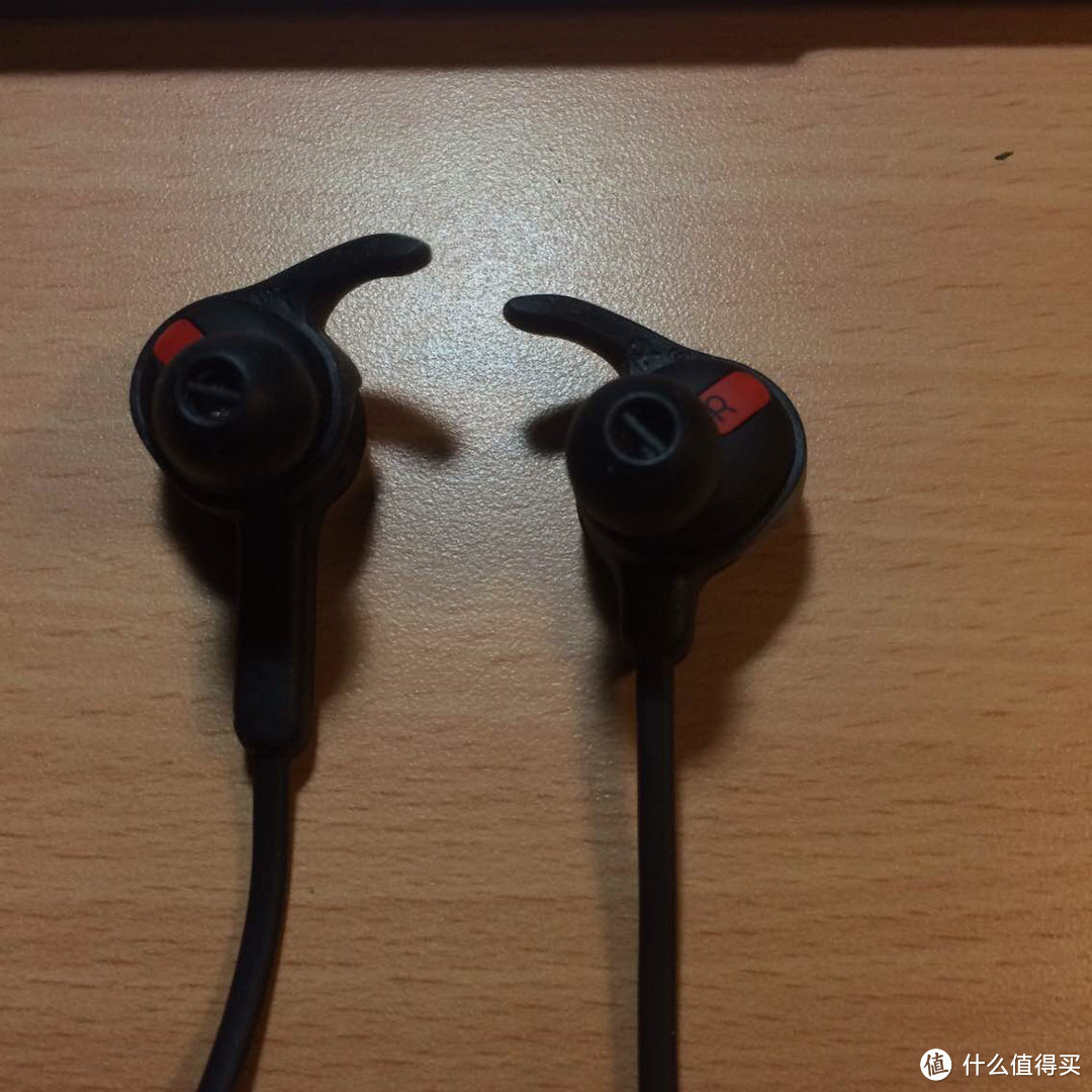 跑步、骑行党的福音：Plantronics 缤特力 BackBeat FIT 蓝牙耳机