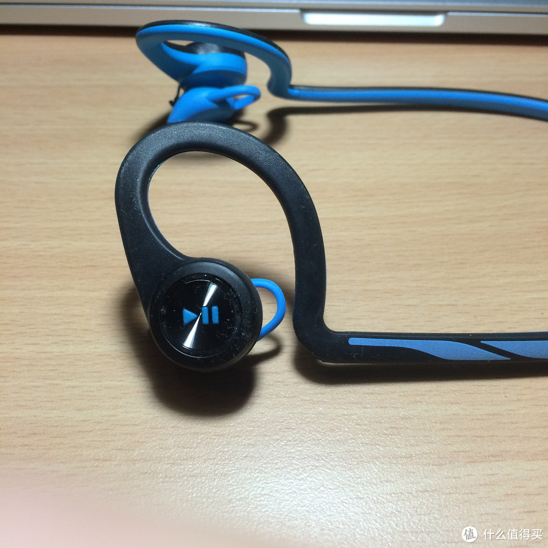 跑步、骑行党的福音：Plantronics 缤特力 BackBeat FIT 蓝牙耳机