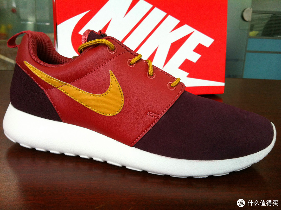 NIKE 耐克 ROSHERUN PREMIUM复刻鞋 非典型配色 酒红色