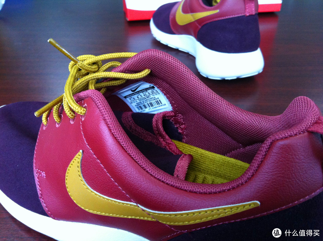 NIKE 耐克 ROSHERUN PREMIUM复刻鞋 非典型配色 酒红色