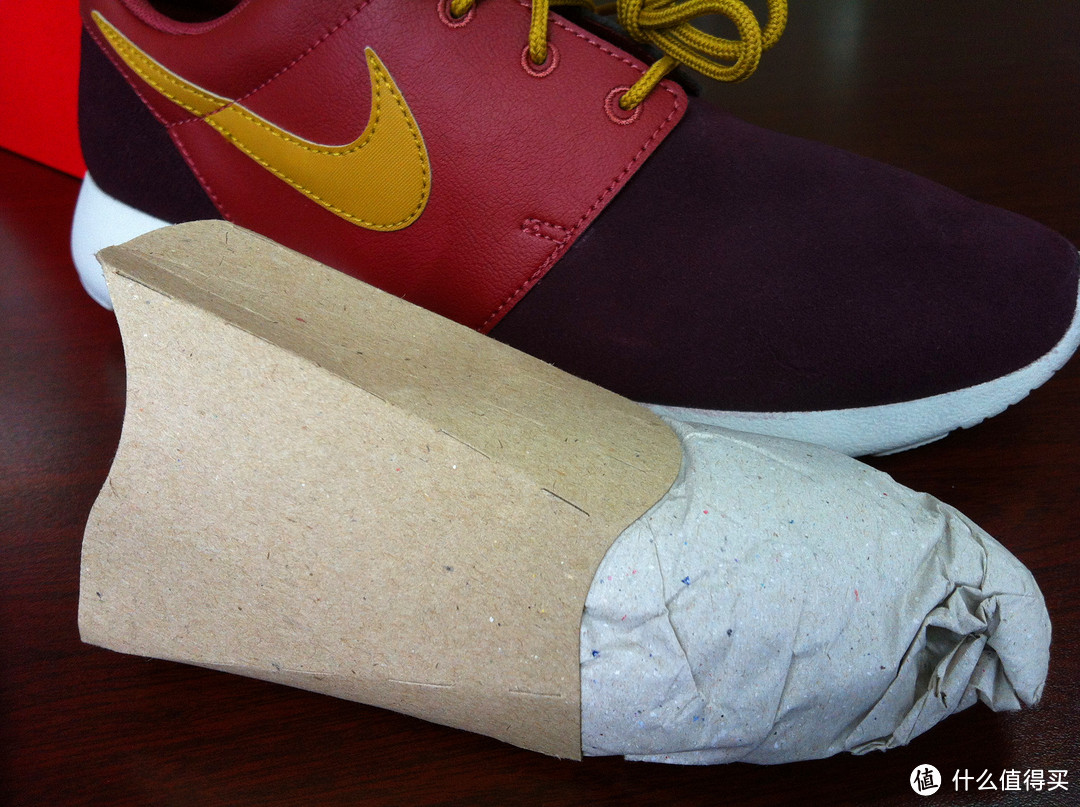 NIKE 耐克 ROSHERUN PREMIUM复刻鞋 非典型配色 酒红色