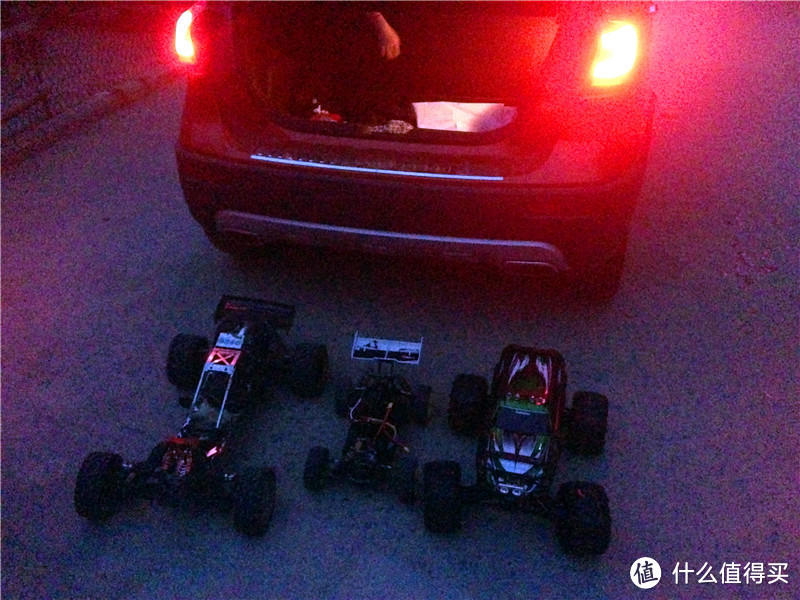 娱乐孩子，成全自己：TRAXXAS SUMMIT 电动全能大脚遥控车