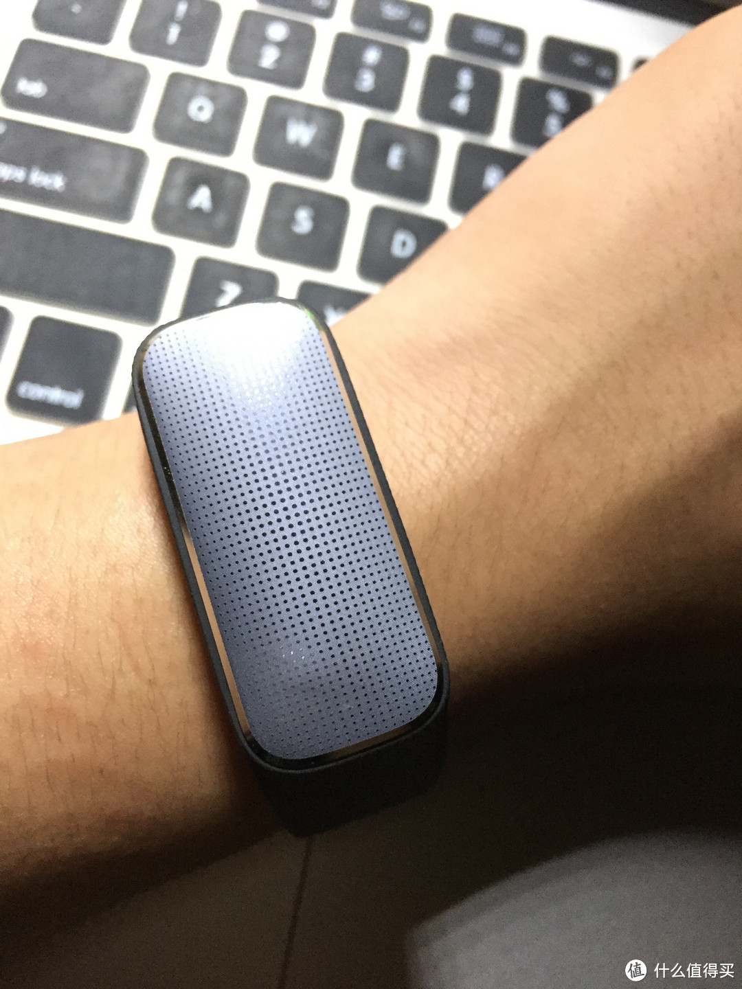百元心率测定手环 37度 智能手环评测 附上bong2 小米手环 Apple watch对比